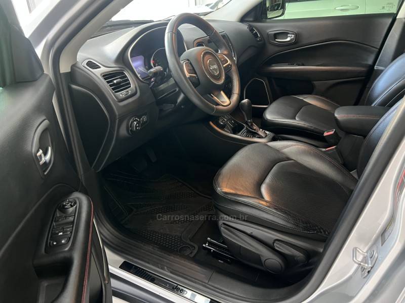 JEEP - COMPASS - 2016/2017 - Prata - R$ 105.000,00
