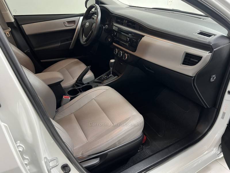 TOYOTA - COROLLA - 2015/2016 - Branca - Sob Consulta