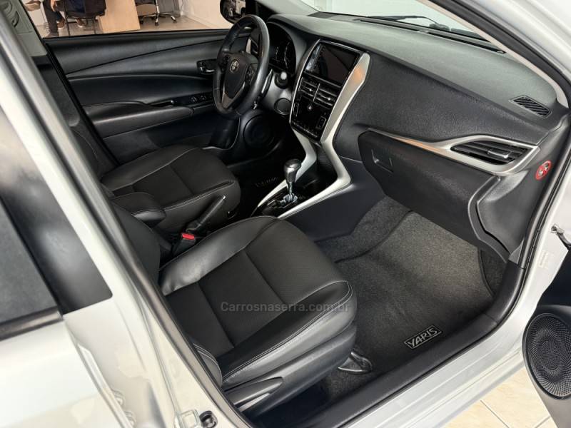 TOYOTA - YARIS - 2019/2019 - Prata - R$ 83.000,00
