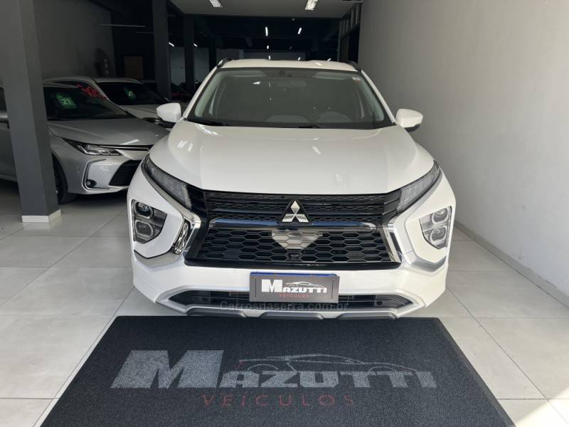 MITSUBISHI - ECLIPSE CROSS - 2023/2024 - Branca - R$ 158.000,00