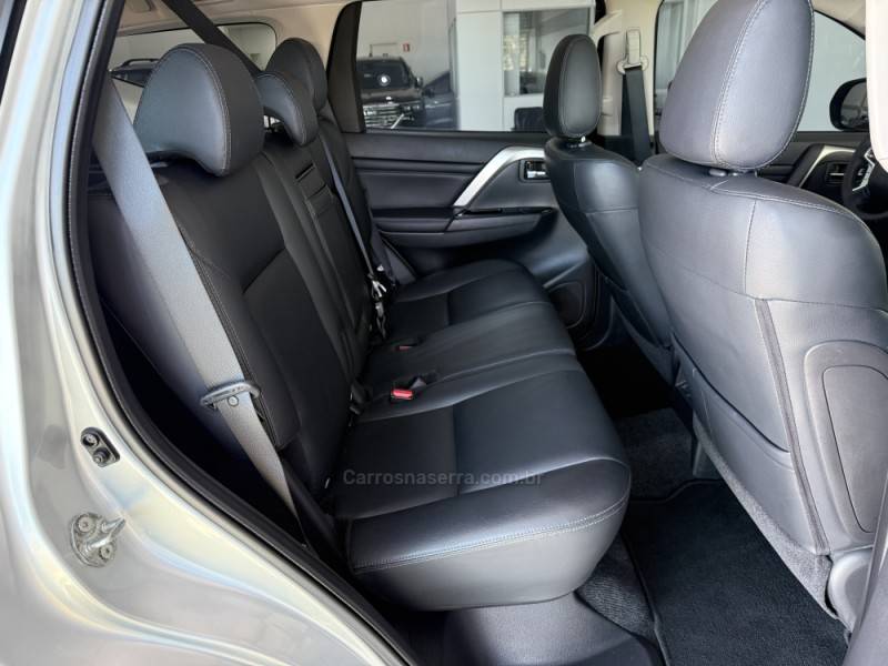 MITSUBISHI - PAJERO SPORT - 2022/2023 - Prata - R$ 295.000,00