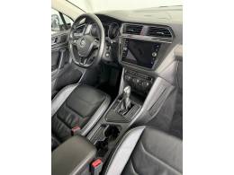 VOLKSWAGEN - TIGUAN - 2019/2019 - Branca - R$ 122.000,00