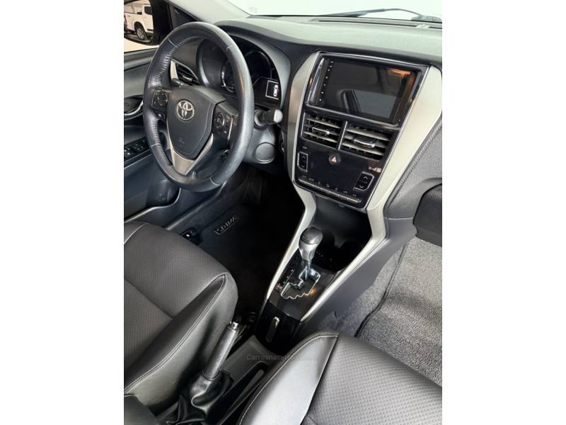 TOYOTA - YARIS - 2019/2019 - Prata - R$ 83.000,00
