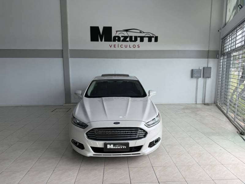 FORD - FUSION - 2013/2014 - Branca - R$ 75.000,00