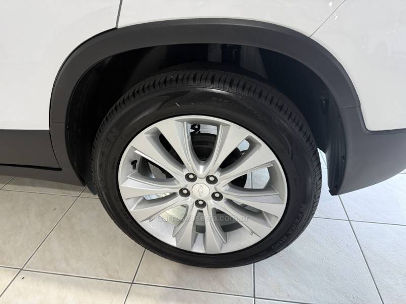 CHEVROLET - TRACKER - 2017/2018 - Branca - R$ 92.000,00