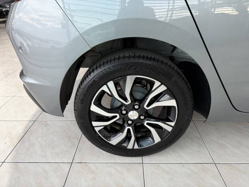 CHEVROLET - ONIX - 2024/2025 - Prata - R$ 112.000,00