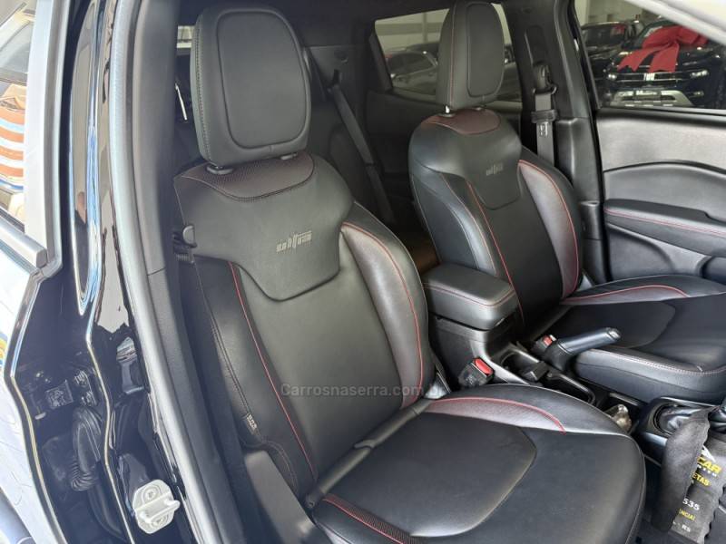 FIAT - TORO - 2021/2022 - Preta - R$ 142.000,00