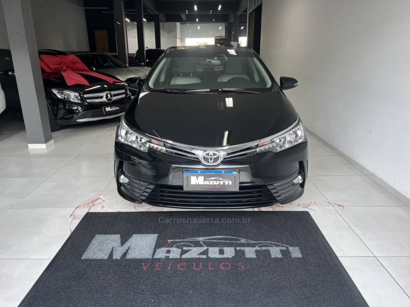 TOYOTA - COROLLA - 2017/2018 - Preta - R$ 103.000,00