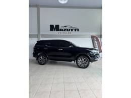 TOYOTA - HILUX SW4 - 2020/2021 - Preta - R$ 280.000,00