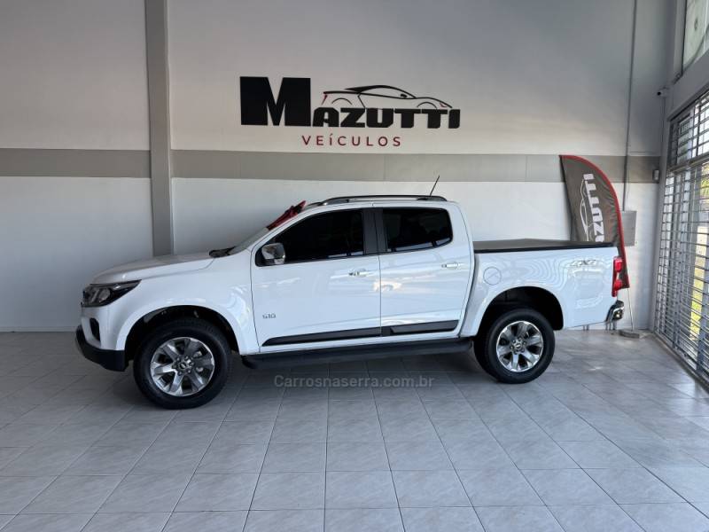 CHEVROLET - S10 - 2022/2023 - Branca - R$ 190.000,00