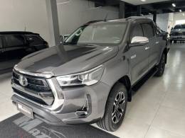 TOYOTA - HILUX - 2020/2021 - Cinza - R$ 250.000,00