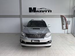 TOYOTA - HILUX SW4 - 2012/2013 - Prata - Sob Consulta