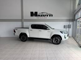 TOYOTA - HILUX - 2021/2022 - Branca - R$ 260.000,00