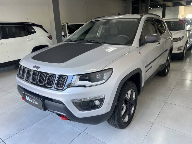 JEEP - COMPASS - 2016/2017 - Prata - R$ 105.000,00