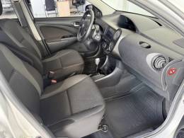 TOYOTA - ETIOS - 2020/2021 - Prata - R$ 79.000,00