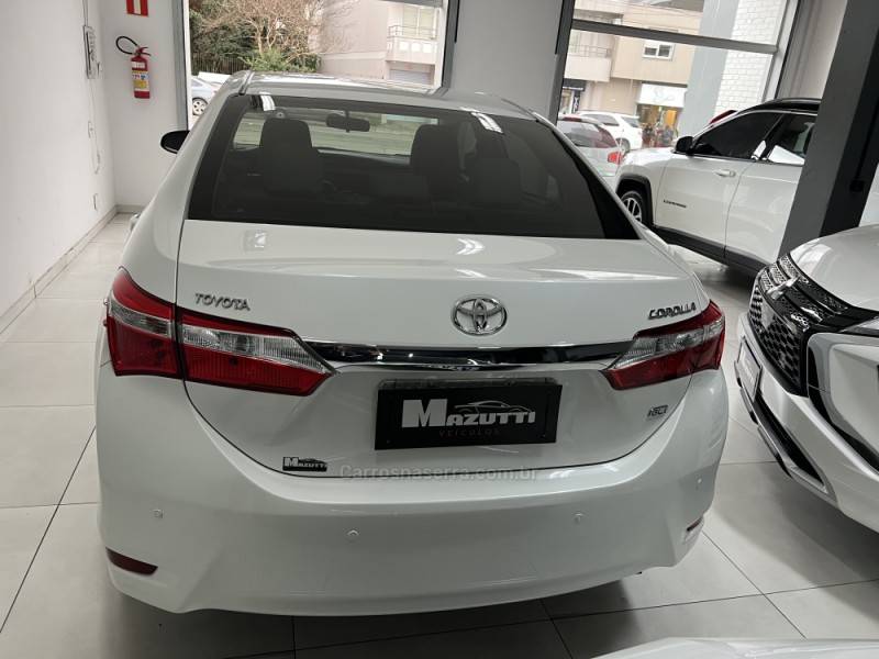 TOYOTA - COROLLA - 2015/2016 - Branca - Sob Consulta