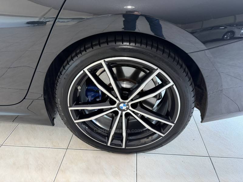 BMW - 320I - 2023/2024 - Preta - R$ 310.000,00