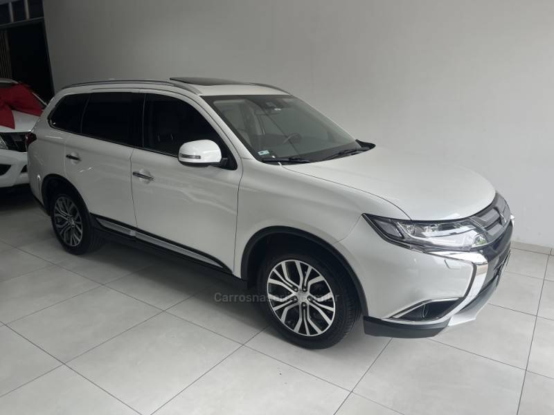 MITSUBISHI - OUTLANDER - 2018/2018 - Branca - R$ 151.900,00