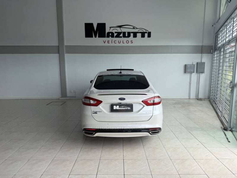 FORD - FUSION - 2013/2014 - Branca - R$ 75.000,00