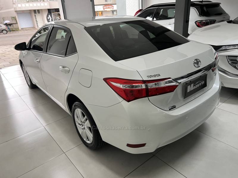 TOYOTA - COROLLA - 2015/2016 - Branca - Sob Consulta