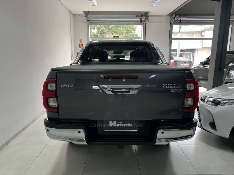 TOYOTA - HILUX - 2020/2021 - Cinza - R$ 250.000,00