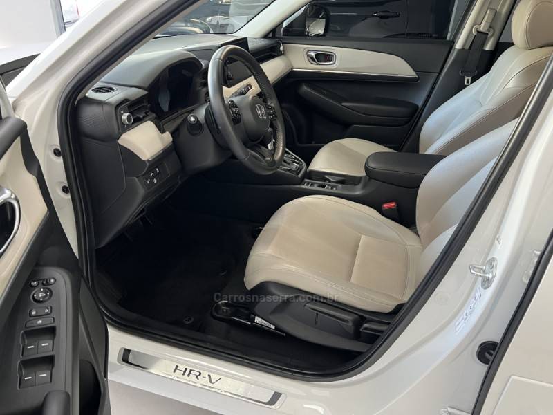 HONDA - HR-V - 2022/2023 - Branca - R$ 163.000,00