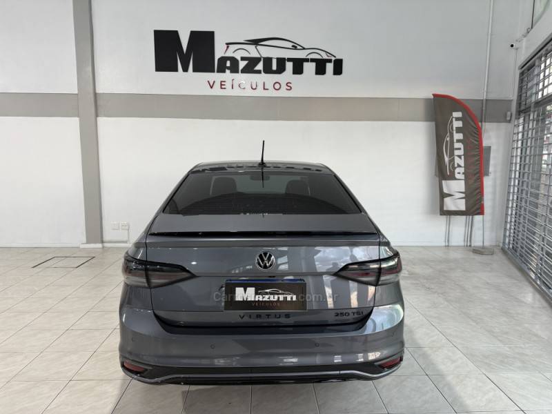 VOLKSWAGEN - VIRTUS - 2023/2024 - Cinza - R$ 137.000,00