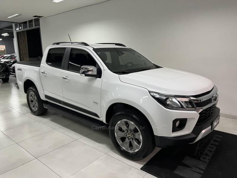 CHEVROLET - S10 - 2022/2023 - Branca - R$ 192.000,00