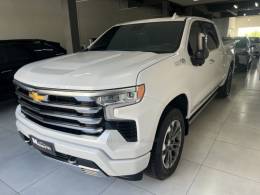 CHEVROLET - SILVERADO - 2023/2024 - Branca - R$ 470.000,00