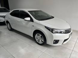 TOYOTA - COROLLA - 2015/2016 - Branca - Sob Consulta