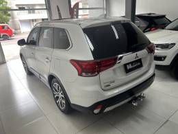 MITSUBISHI - OUTLANDER - 2018/2018 - Branca - R$ 151.900,00